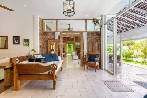 5 bedrooms Villa in Canggu, Badung, Indonesia No. 10159 12