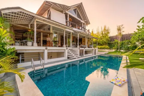 5 bedrooms Villa in Canggu, Badung, Indonesia No. 10159 2