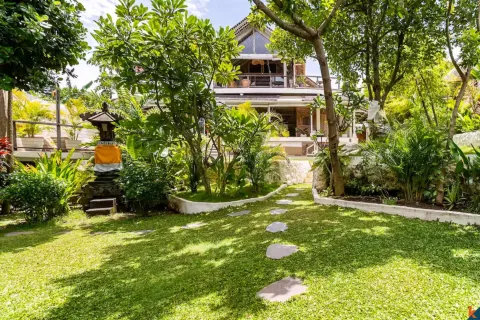 5 bedrooms Villa in Canggu, Badung, Indonesia No. 10159 3