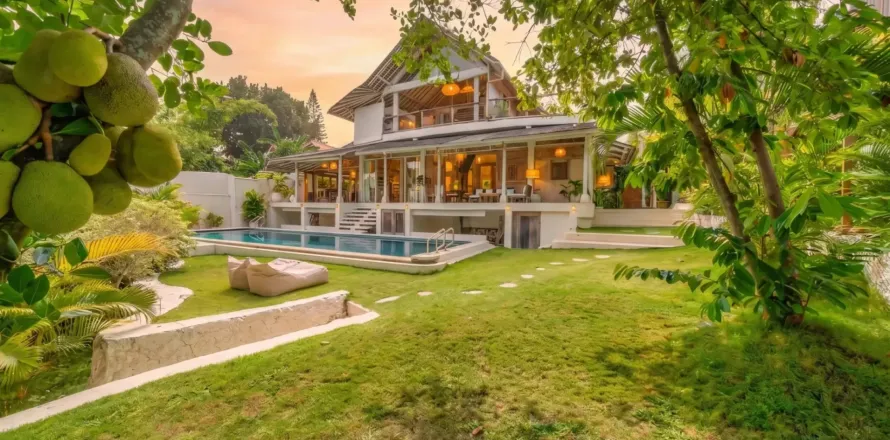 5 bedrooms Villa in Canggu, Badung, Indonesia No. 10159