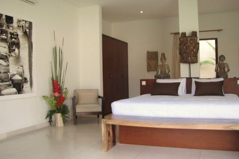5 bedrooms Villa in Seminyak, Badung, Indonesia No. 772 10