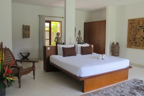 5 bedrooms Villa in Seminyak, Badung, Indonesia No. 772 7