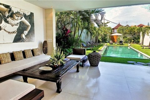 5 bedrooms Villa in Seminyak, Badung, Indonesia No. 772 2