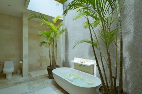 5 bedrooms Villa in Seminyak, Badung, Indonesia No. 772 20