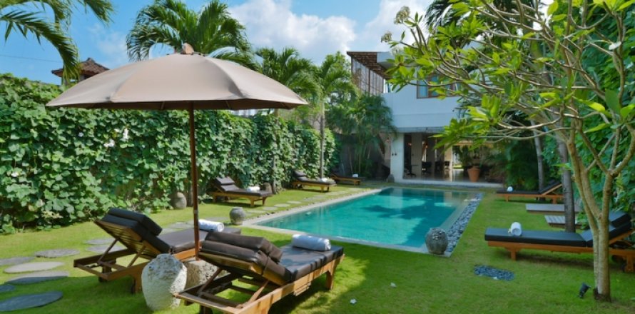5 bedrooms Villa in Seminyak, Badung, Indonesia No. 772