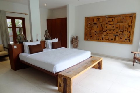 5 bedrooms Villa in Seminyak, Badung, Indonesia No. 772 12