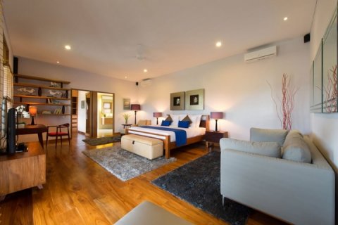5 bedrooms Villa in Seminyak, Badung, Indonesia No. 768 11