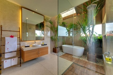 5 bedrooms Villa in Seminyak, Badung, Indonesia No. 768 16