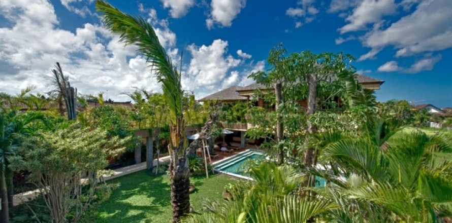 5 bedrooms Villa in Seminyak, Badung, Indonesia No. 768