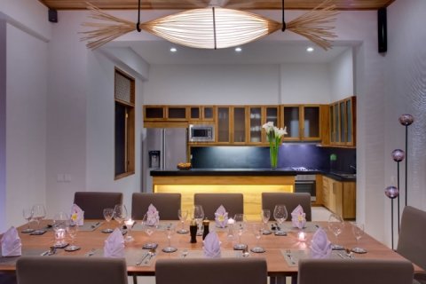 5 bedrooms Villa in Seminyak, Badung, Indonesia No. 768 9