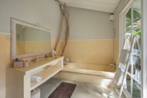 2 bedrooms Villa in Seminyak, Badung, Indonesia No. 1562 10