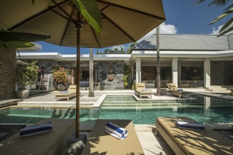 3 bedrooms Villa in Seminyak, Badung, Indonesia No. 1559 5