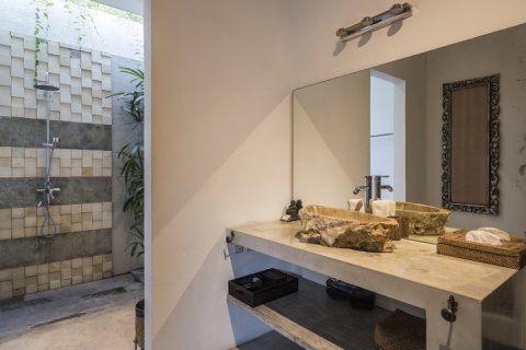 3 bedrooms Villa in Seminyak, Badung, Indonesia No. 1559 16