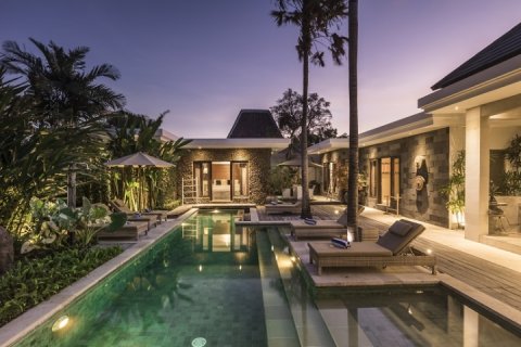 3 bedrooms Villa in Seminyak, Badung, Indonesia No. 1559 4