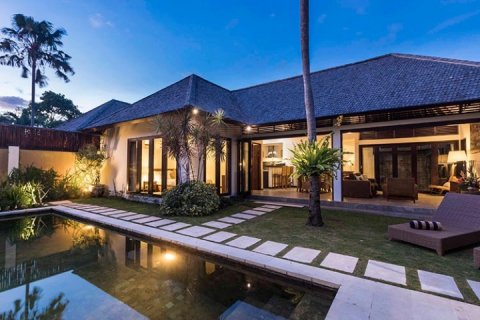 3 bedrooms Villa in Seminyak, Badung, Indonesia No. 1559 6