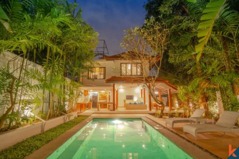 4 bedrooms Villa in Badung, Indonesia No. 10077