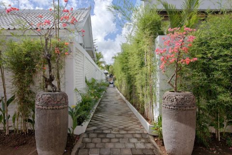 6 bedrooms Villa in South Kuta, Badung, Indonesia No. 1785 26