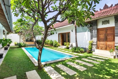 4 bedrooms Villa in Seminyak, Badung, Indonesia No. 1236 2