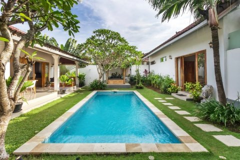 4 bedrooms Villa in Seminyak, Badung, Indonesia No. 1236 4