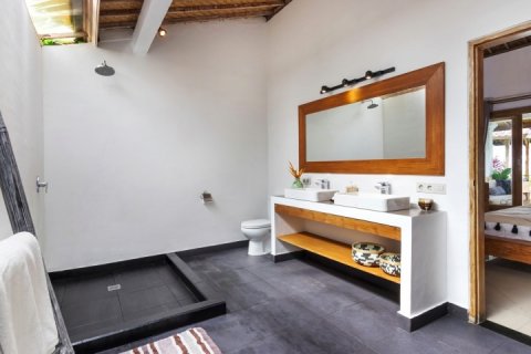 4 bedrooms Villa in Seminyak, Badung, Indonesia No. 1236 25