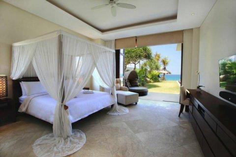 5 bedrooms Villa in Klungkung, Indonesia No. 864 14