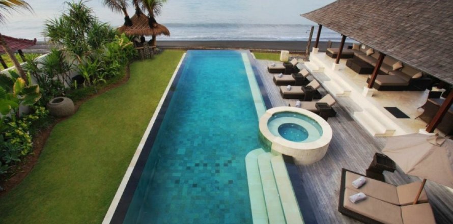 5 bedrooms Villa in Klungkung, Indonesia No. 864