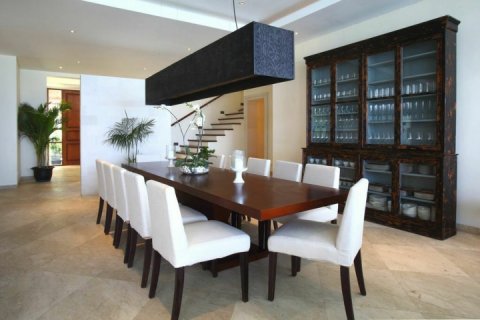 5 bedrooms Villa in Klungkung, Indonesia No. 864 11