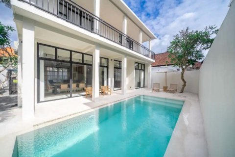 4 bedrooms Villa in Canggu, Badung, Indonesia No. 870