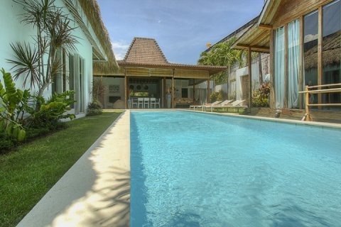 4 bedrooms Villa in Seminyak, Badung, Indonesia No. 1434