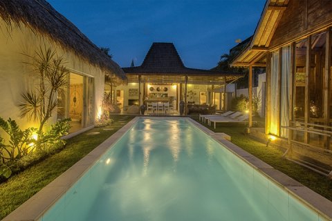 Вилла с 4 спальнями в Seminyak, Бадунг, Индонезия № 1434 2