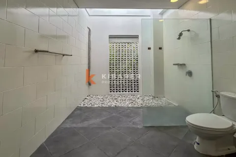 3 bedrooms Villa in Tibubeneng, Badung, Indonesia No. 12061 12