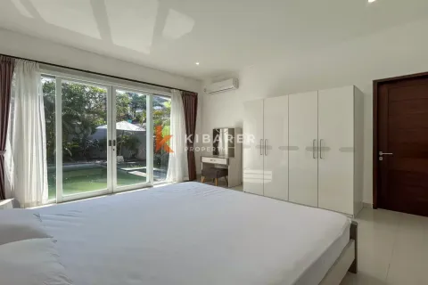 3 bedrooms Villa in Tibubeneng, Badung, Indonesia No. 12061 11