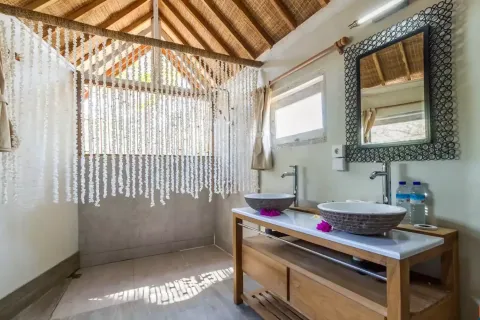4 bedrooms Villa in Central Lombok, Indonesia No. 10180 17