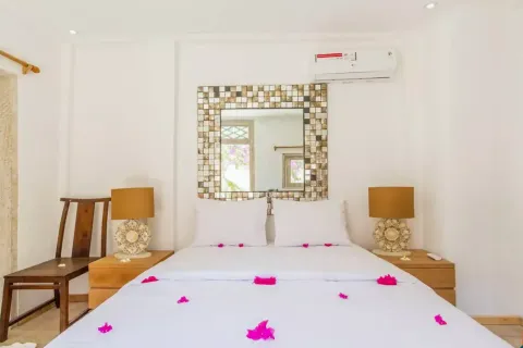 4 bedrooms Villa in Central Lombok, Indonesia No. 10180 11