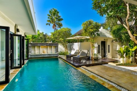 3 bedrooms Villa in Seminyak, Badung, Indonesia No. 1249 2