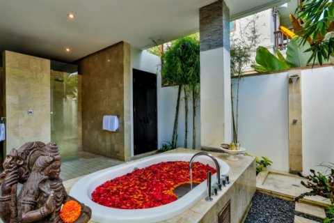 3 bedrooms Villa in Seminyak, Badung, Indonesia No. 1249 14