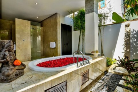 3 bedrooms Villa in Seminyak, Badung, Indonesia No. 1249 11
