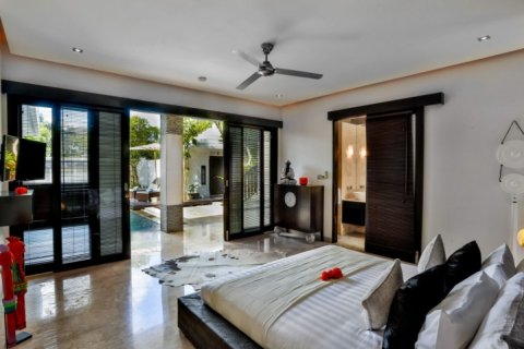 3 bedrooms Villa in Seminyak, Badung, Indonesia No. 1249 10