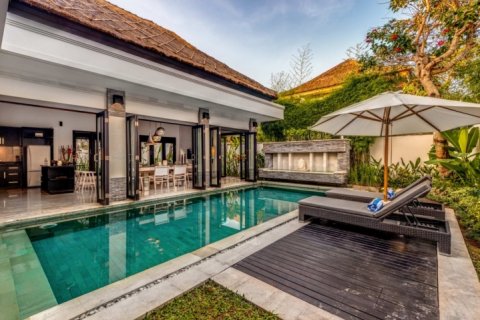 3 bedrooms Villa in Seminyak, Badung, Indonesia No. 1250 6