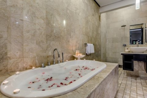 3 bedrooms Villa in Seminyak, Badung, Indonesia No. 1250 16