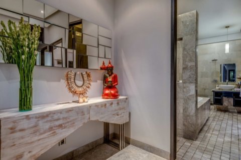 3 bedrooms Villa in Seminyak, Badung, Indonesia No. 1250 27