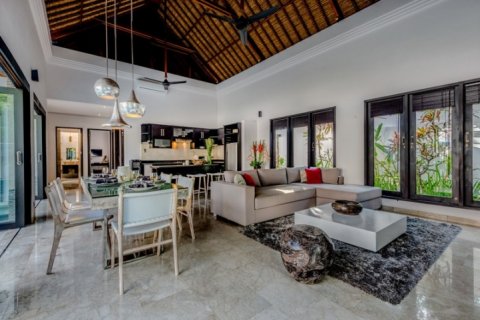 3 bedrooms Villa in Seminyak, Badung, Indonesia No. 1250 9