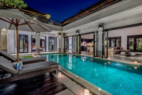 3 bedrooms Villa in Seminyak, Badung, Indonesia No. 1250 5