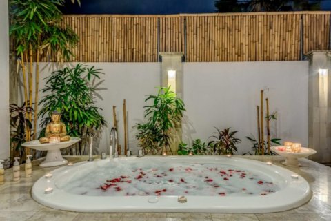 3 bedrooms Villa in Seminyak, Badung, Indonesia No. 1250 24