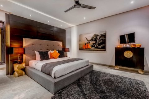 3 bedrooms Villa in Seminyak, Badung, Indonesia No. 1250 26