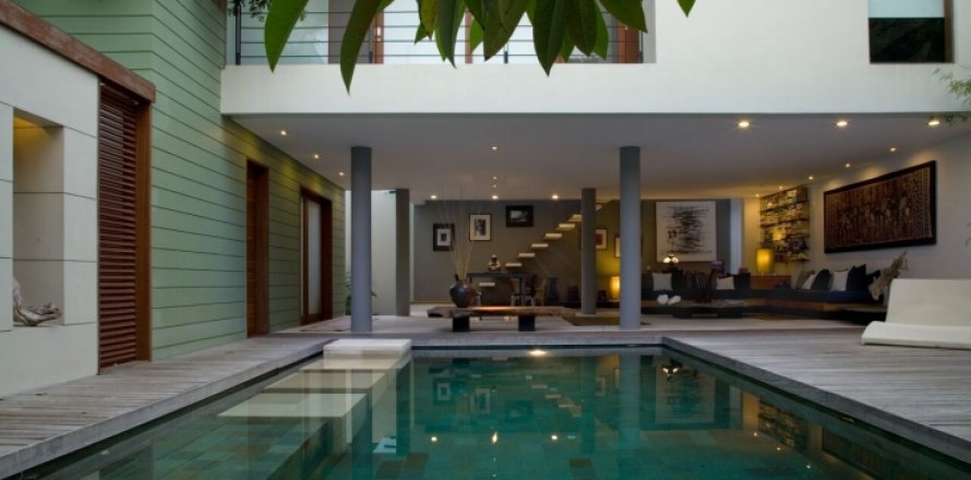 2 bedrooms Villa in Seminyak, Badung, Indonesia No. 1600