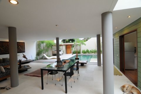 2 bedrooms Villa in Seminyak, Badung, Indonesia No. 1600 6