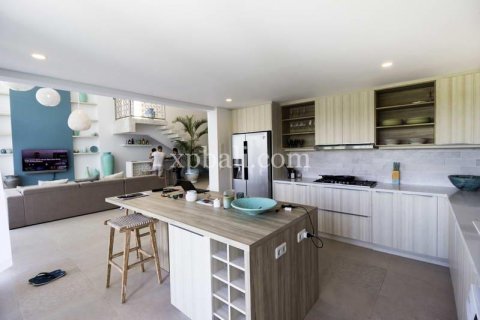 6 bedrooms Villa in South Kuta, Badung, Indonesia No. 7871 11
