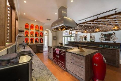 6 bedrooms Villa in Seminyak, Badung, Indonesia No. 701 9