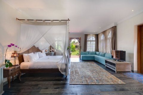 6 bedrooms Villa in Seminyak, Badung, Indonesia No. 701 13